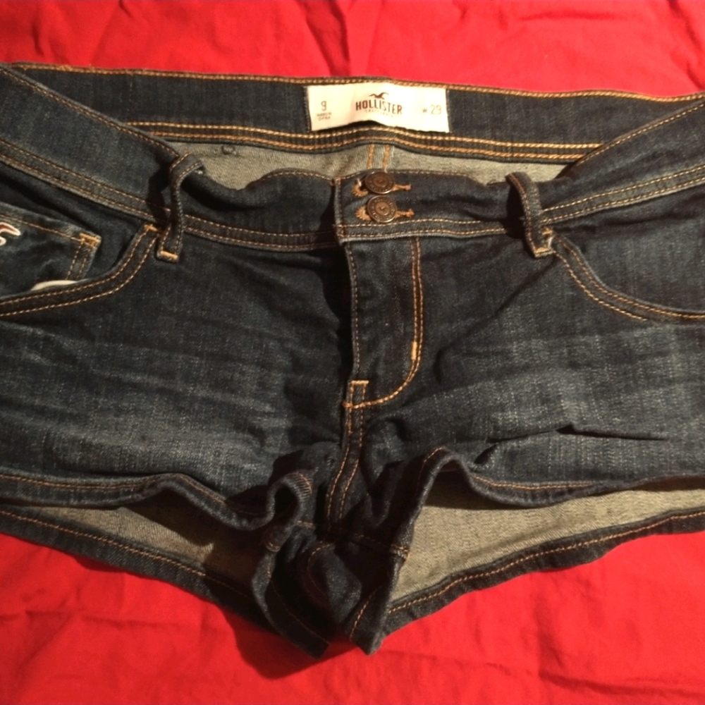 Short Hollister Jean Shorts size 9